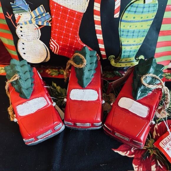 T J Maxx Merry & Bright 3 Red Ceramic Station Wagon w/Tree Ornament Light Up - Picture 13 of 13